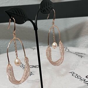 PACIFIC PEARLS AUTHENTIC ROSE GOLD SWAROVSKI CRYSTALS/FRESHWATER PEARL EARRINGS